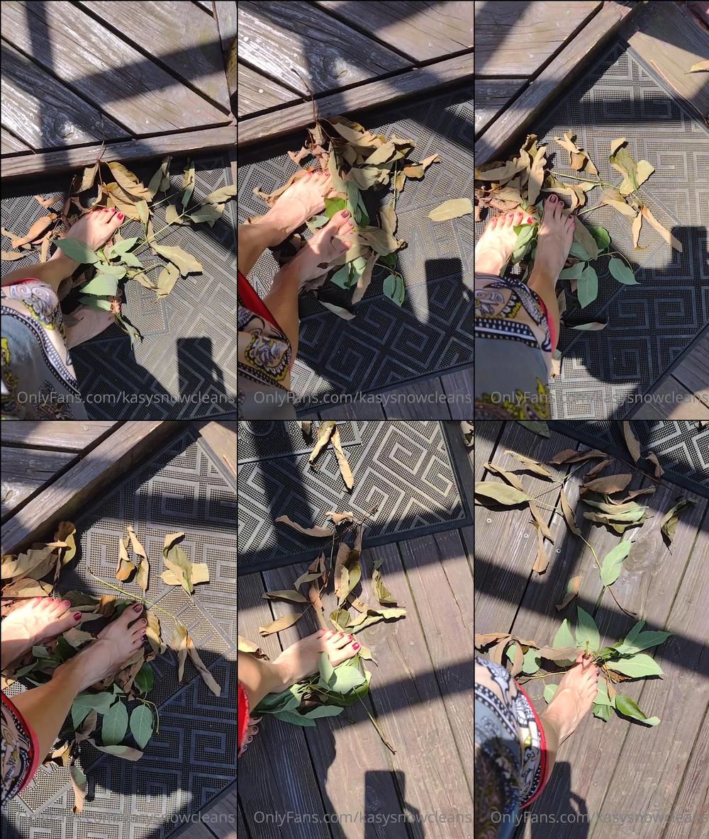kasysnowpremium 12 07 2021 2160615249 Trampling leaves outside in 100 degrees