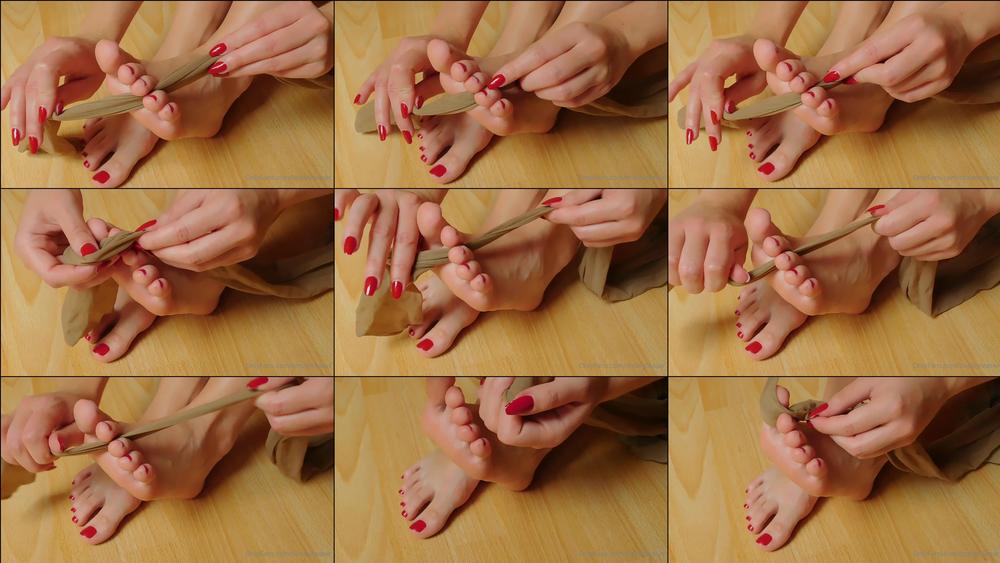 tinsleyteaser 19 07 2020 558928995 I made you a short video of my feet while making my nylons extra smelly â¥ I hope you'll 