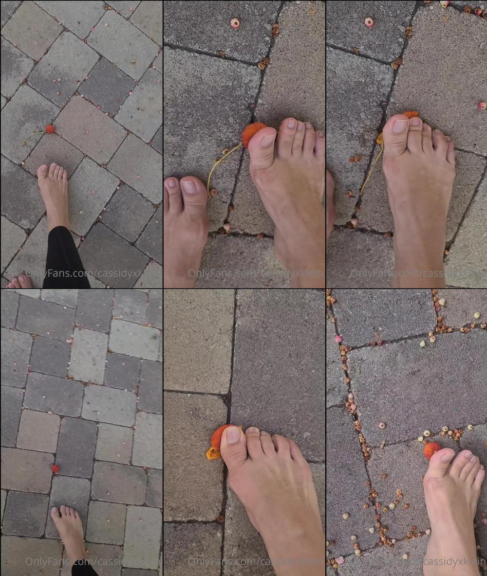 cassidyxklein 01 11 2021 2261550095 (Video) Compilation of my toes squishing things