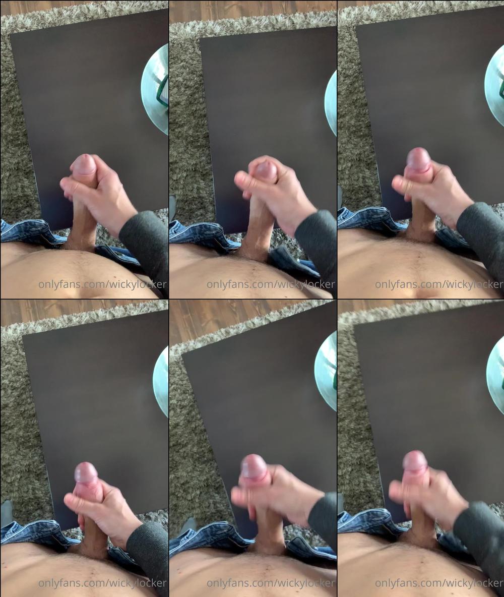nakedgamervip 07 08 2020 662001081 Wanna see me lick it sometime  Send me DM 