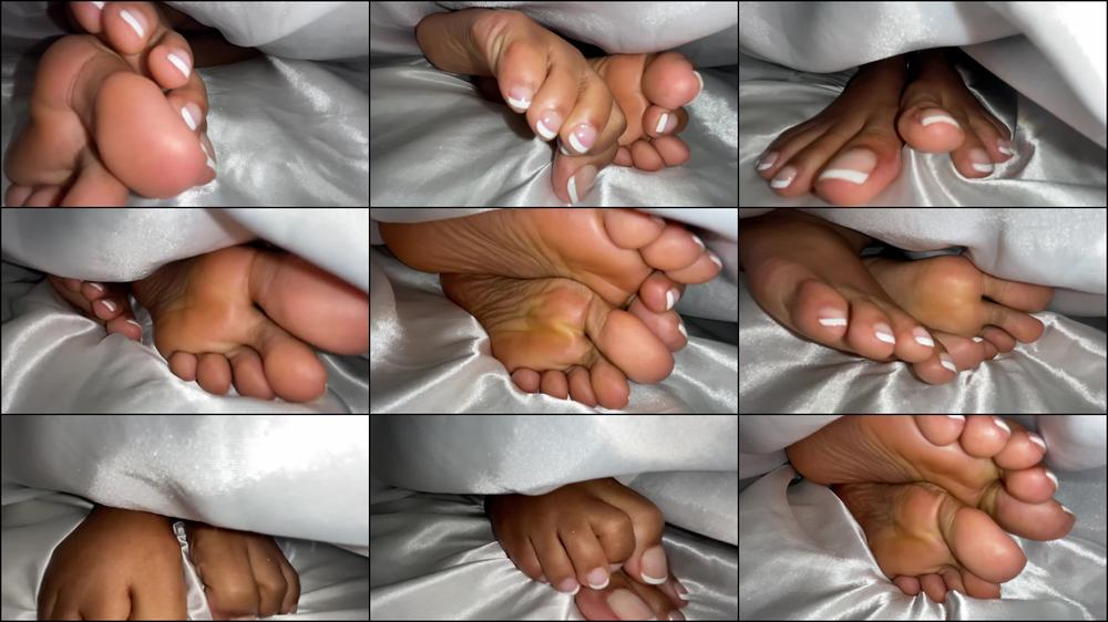 Under The Sheet With Ebony Feet