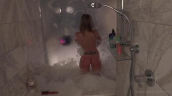 jasonchloeswing 18 04 2020 32774061 Hey_guys_Jason_here._I_absolutely_love_this_video_because_it_shows_off_her_personality._I_ (jasonchloeswing)