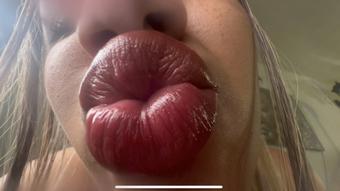 STANDARD VER Kiss from giantess big lips - March 05, 2023 (Colombianbigass)