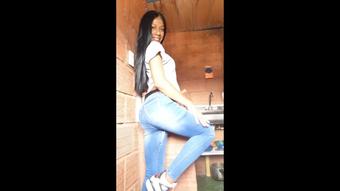 big surprise in my jeans (Lola bbunny)