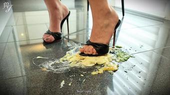 MaitresseJulia - Food Fetish & Food Crushing : A Humiliating Breakfast at My Feet - Mistress Julia (MaitresseJulia)