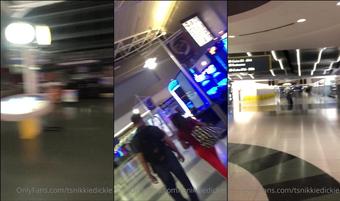 tsnikkiedickie 01 06 2020 382097418 âªAirport is dead in Las Vegas.â¬ (tsnikkiedickie)