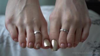 toetallydevine 01 08 2021 2180231190 quick joi tags french pedi gold pedi joi (toetallydevine)