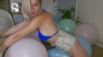 Balloon Popping With Pussy (Lexi Snow)
