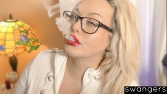 SEXY RED LIPS ON YOUR CIGARETTE STICK (SWANGERS)