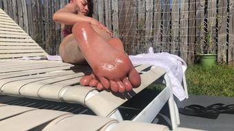 irisivy 05 02 2021 2025283311 self oil body worship by the pool (irisivy)