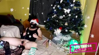 mrsannette 02 01 2023 2730345560 mistress annette christmas tree. (mrsannette)