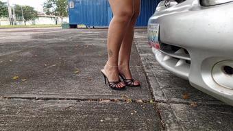 Goddess Foot Fetish - While I Hope To Repair My Car I Have To Scratch My Feet With High Heels (3) (Goddess Foot Fetish)