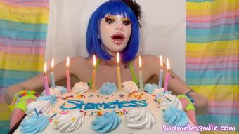 Cute Clown Plays with Cake + a Balloon (moreshameless)
