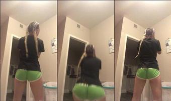 kandiikitten 31 12 2019 115246105 booty shake and squats (kandiikitten)