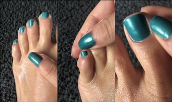 jcakess 01 10 2019 66271701 It putS the LotiOn on itS fOOt  (jcakess)