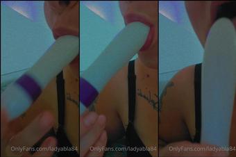 ladyabla84 20 06 2022 2494566284 come richiesto succhio il mio vibratore......prima lo avevo messo nella figa.....cos me  (ladyabla84)