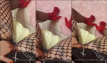 dancersuozturk 08 01 2022 2323502899 Salonda misafir var hayal edin Åimdi fena azdiniz ve sessizce odada bosalmaya Ã§alÄ±ÅÄ±y (dancersuozturk)