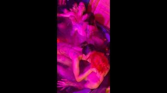 Making out in the hot tub (evaray)