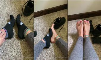 casanlom 09 09 2021 2216630743 shoe and sock removal after my workout 2 40 w music added (casanlom)