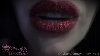 thegoldyrush 01 02 2019 21276267 Glittery lips worship (thegoldyrush)