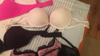 Hugeboobserin Small Bra Swapping With Sister Helen (HugeBoobsErin)