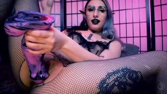Elf Slut Fucks Her Fantasy Dildo (Aestra Azure)