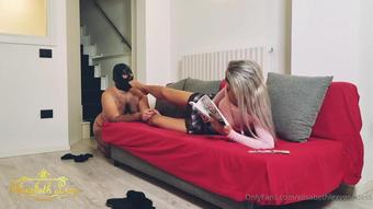 lexyqueenlexy 273986454 la sessione in se per s divertente. 1. ma prediligo la quotidianit . 1. come in questo caso lettura e massaggio niente di meglio video with slave 1 (lexyqueenlexy)