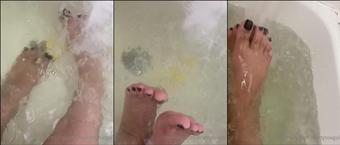 itsnese 04 10 2020 1015403315 video of my toes playing around with a bath bomb in the tub over 4 mins (itsnese)