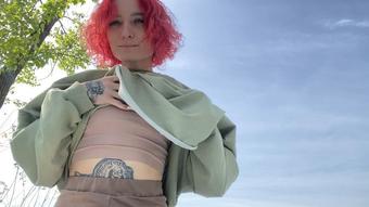 showing naked body on the beach (kellywow)