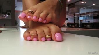 milenasfeet01 03 09 2021 2209931976 Just love that Friday feeling    (milenasfeet01)