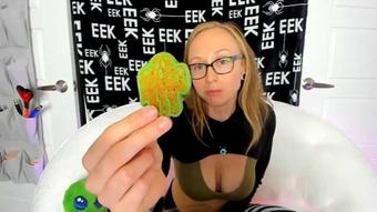 Cookie Mukbang - Feb 23, 2022 (SpaceSyren)