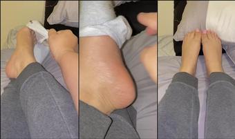 kamixfeet 03 03 2020 166889517 A little sock play  ) Who wants them   (kamixfeet)