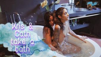 Pussy play at the bath tub (kristenwylde)