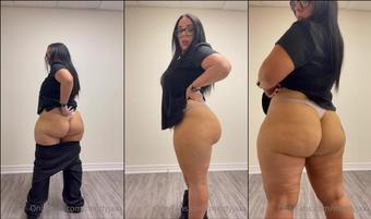 mindyjaxx 687011055 little strip down at work for you 1. spreading these booty cheeks 1 (mindyjaxx)