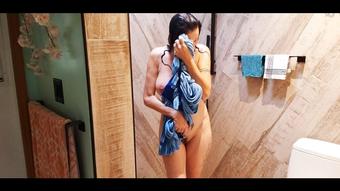 MOP HEAD FUN IN THE SHOWER (Stormi Winters)