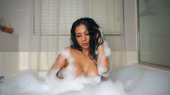 bubble bath tease - Jun 8, 2021 (sloansmoans)