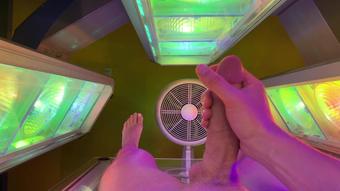 theoliverflynn 02 12 2019 96884598 tanning and cumming in the tanning bed (theoliverflynn)