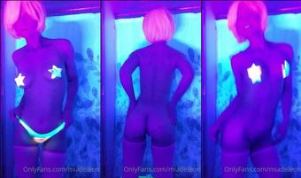 miadeleonxo 03 06 2021 2126380077 Wannna play naughty stripper with me  Just sit back and let me show you how  (miadeleonxo)