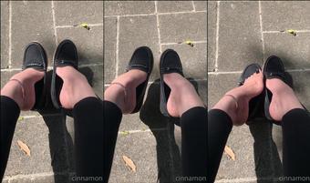 cinnamonfeet2 03 12 2020 1376067064 Teasing with my feet in public (cinnamonfeet2)