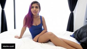 Youthlust Emma Receives Amazing Facial In Audition (YouthLust)