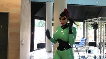 mfetilicious 02 04 2018 8354449 poolfun in heavy rubber (mfetilicious)
