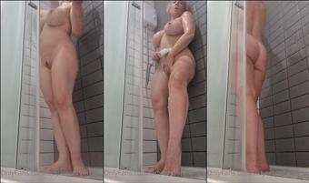 ladyamontgomery 15 10 2021 2243534647 I hope no one is secretly watching me soap myself (ladyamontgomery)