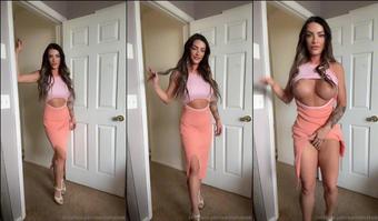 karinafoxkink 1031087167 thank your lucky stars that i m not your girlfriend cus i would make you watch me pretend i m a model every time i tried an outfit on and ask you to rate it.  (karinafoxkink)