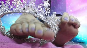 Pretty pretty princess toes (AllforLucky)