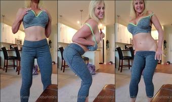 rebafitnice 11 05 2021 2106483443 happy tata tuesday i m feeling freakin fantastic just got done with fasted cardio and re (rebafitnice)