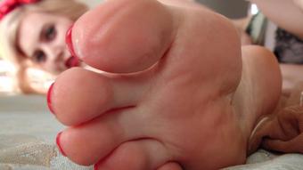 Goddessceline Unaware Giantess (GoddessCeline)