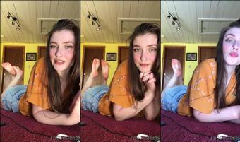 footiesfeets 01 06 2022 2474079769 The pose Happy humpday (footiesfeets)