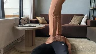 sunnyfeetlisa 07 12 2020 1401669042 Working from home at my standing desk â Full video soon available (sunnyfeetlisa)