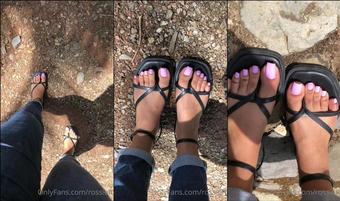 rossieft 16 05 2023 2873150960 Went for a walk and my feet looked so good (rossieft)