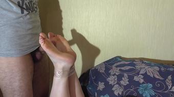 Foot Smelling And Footjob (Anna_Sky)